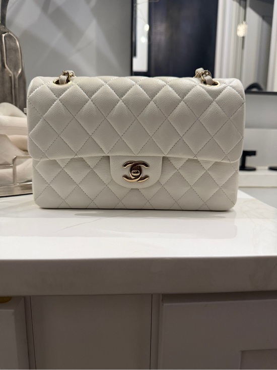 CHANEL Handbags - CHANEL White Quilted Shoulder Bag with Gold Hardware